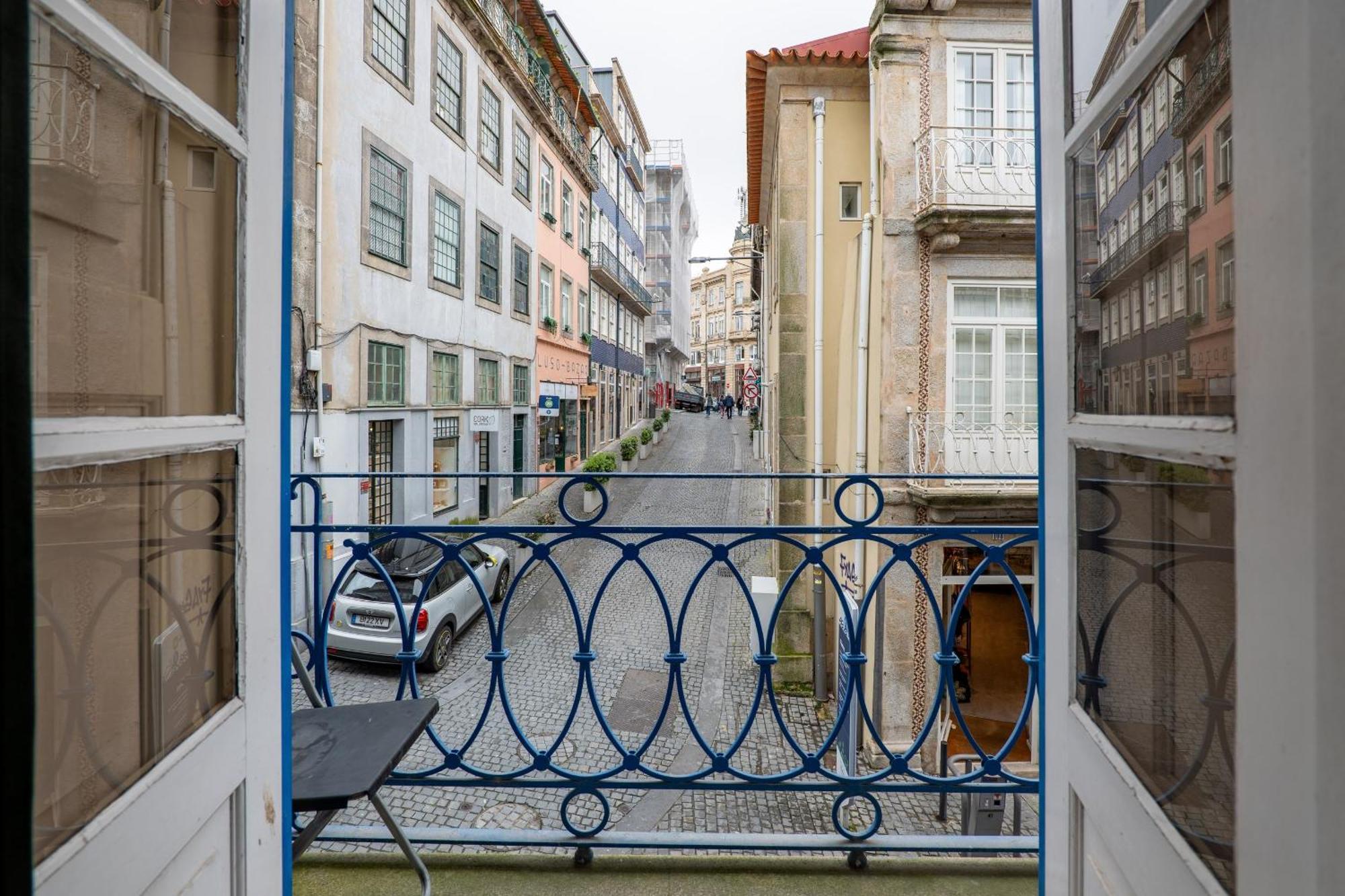 Renovated Feb25 Clerigos Cozy Balcony With Self Check In Apartment ปอร์โต ภายนอก รูปภาพ