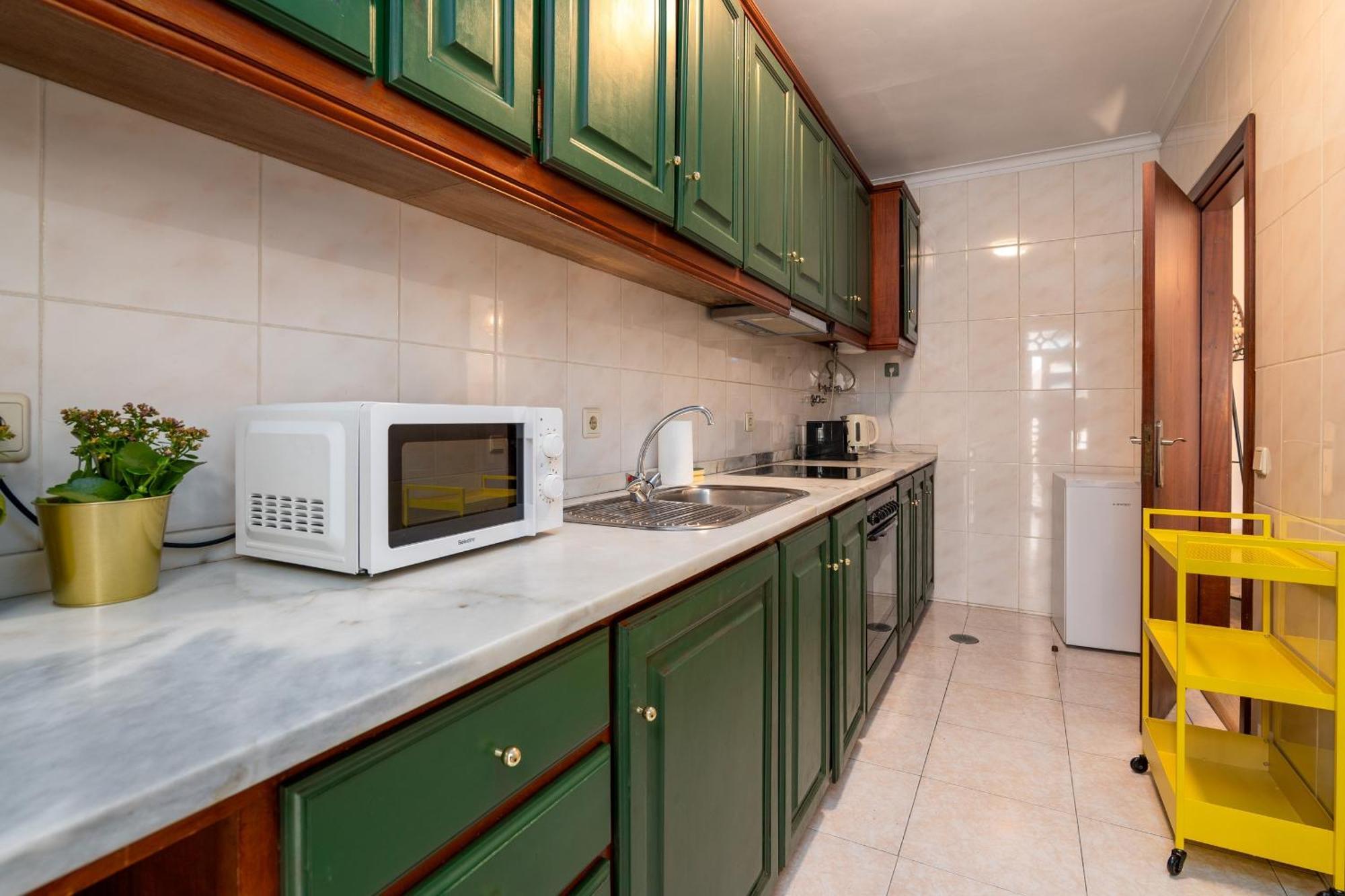 Renovated Feb25 Clerigos Cozy Balcony With Self Check In Apartment ปอร์โต ภายนอก รูปภาพ