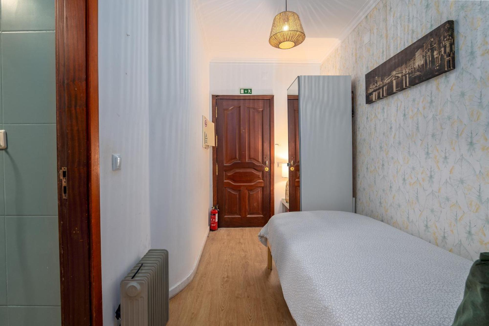 Renovated Feb25 Clerigos Cozy Balcony With Self Check In Apartment ปอร์โต ภายนอก รูปภาพ