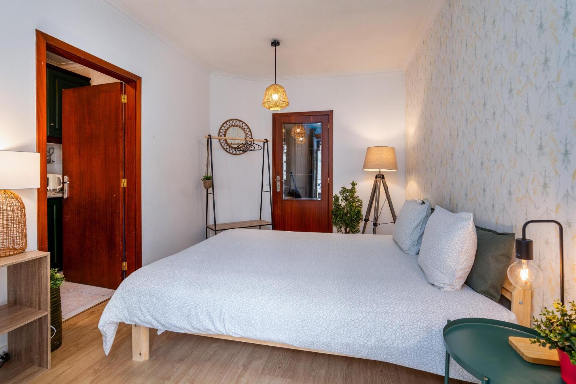 Renovated Feb25 Clerigos Cozy Balcony With Self Check In Apartment ปอร์โต ภายนอก รูปภาพ
